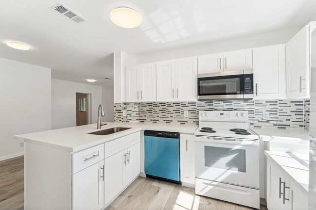 Photo - 377 NW 2nd Way