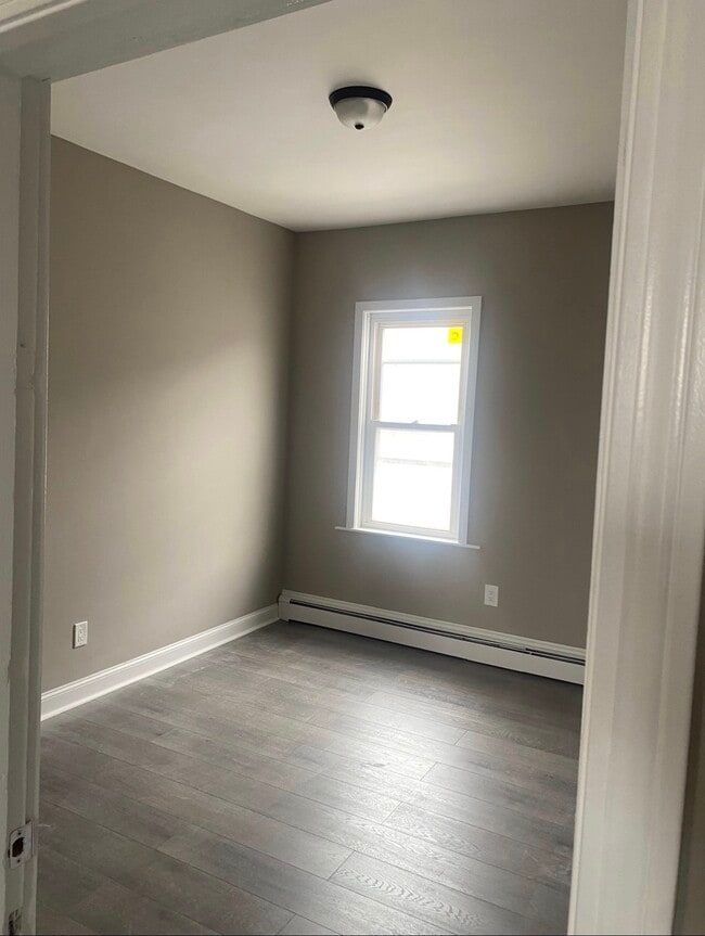 Photo - 123 Whittenton St