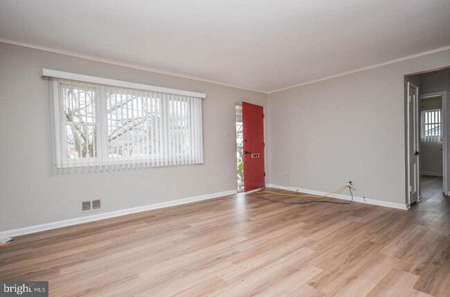 Photo - 4426 Hallet St