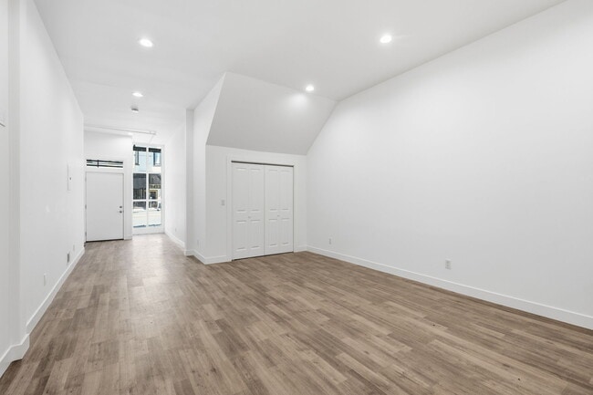 Photo - 1549 California St Unit A