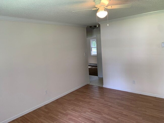 Building Photo - Main1212 A-B-C Unit Apt A
