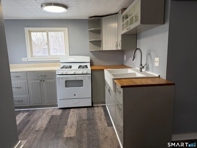 Photo - 144 Wetmore Ave