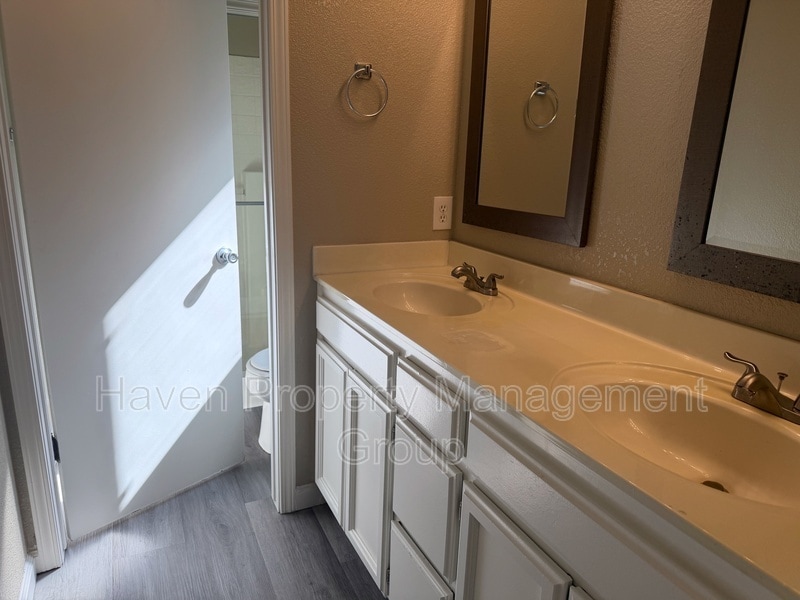 Photo - 1211 Fruitwood Way