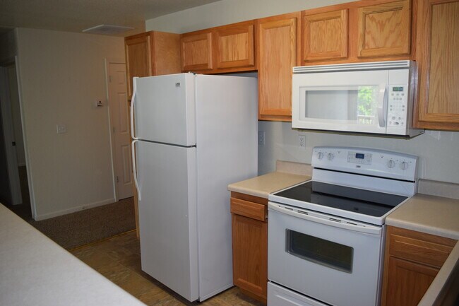 Photo - Beautiful 2 Bedroom, 2 Bathroom Duplex with a Garage!