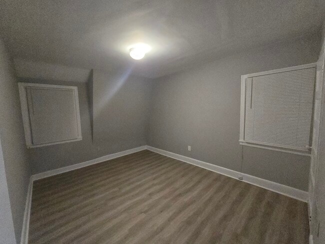 Photo - 3413 W 10th St