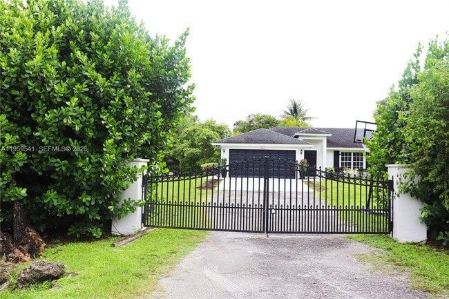 Photo - 16930 Mead Hill Dr W