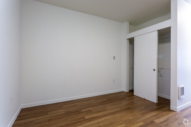 Studio, 1BA - 431 SF