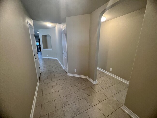 Photo - 10822 Shaenmeadow