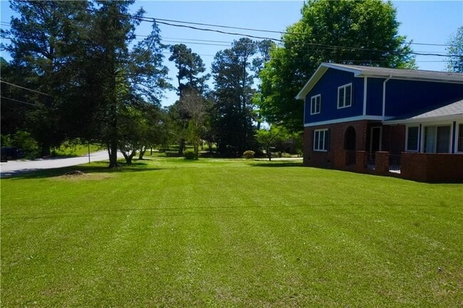 Photo - 2421 Fieldstone Dr SE