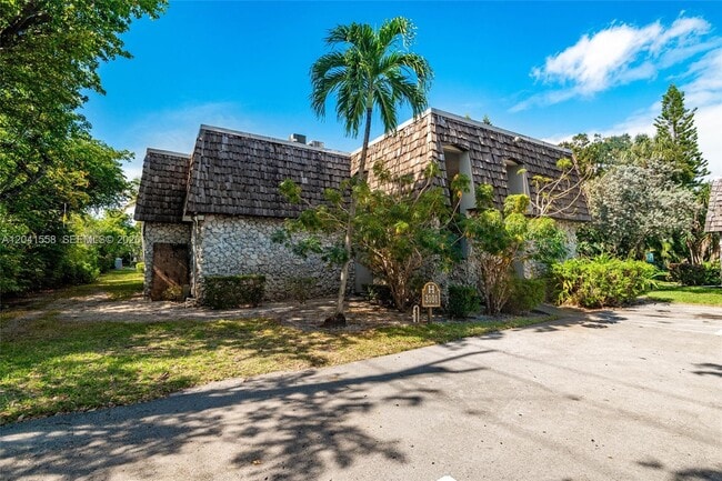Building Photo - 3101 Oakland Shores Dr Unit H105