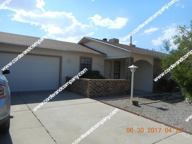 Nice 3 Bedrooms, 1 3/4 Bathroom, 2 Car Gar... - Nice 3 Bedrooms, 1 3/4 Bathroom, 2 Car Gar... House