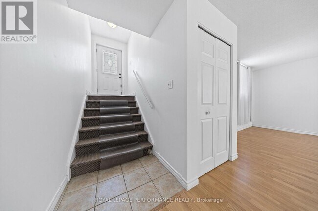Photo - 171 Rue Mabel Unit 5
