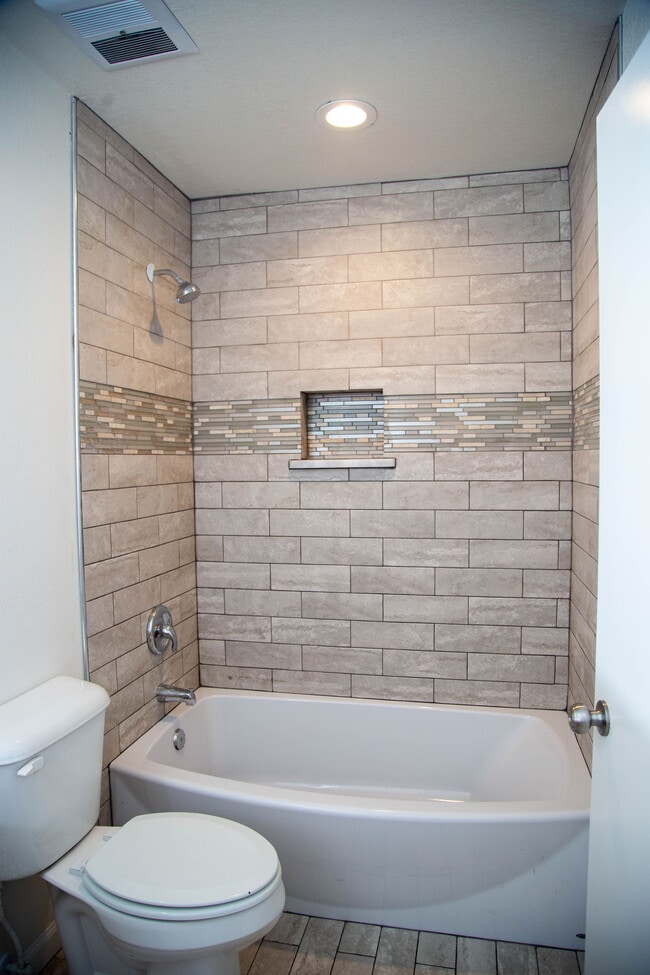 Baño principal - 6500 Woodchuck Dr