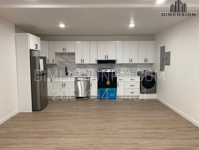 Photo - 5811 27th St NE