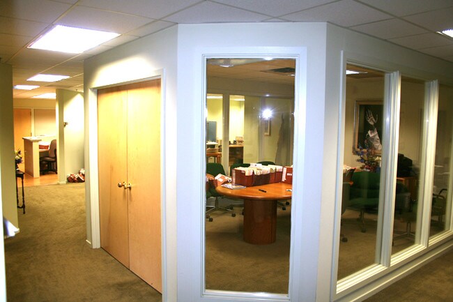 Oficina - 518-530 S 2nd St