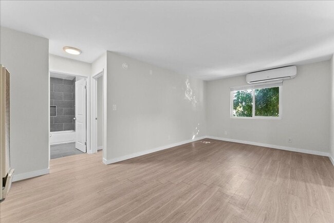 Photo - 631 E Elk Ave Unit 07