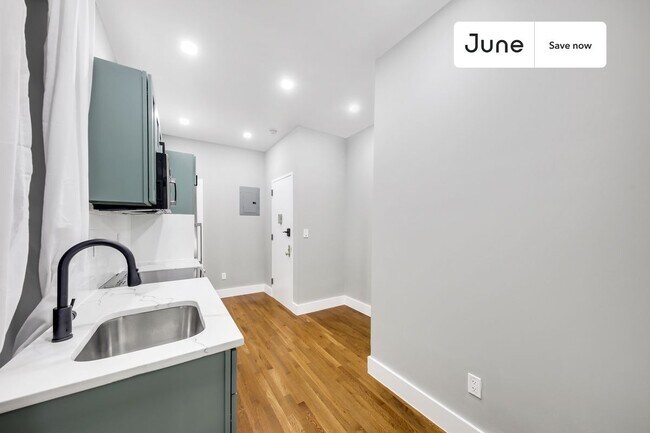 826 9th Ave Unit 2RS