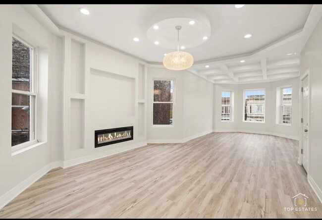 Photo - 5753 S Peoria St