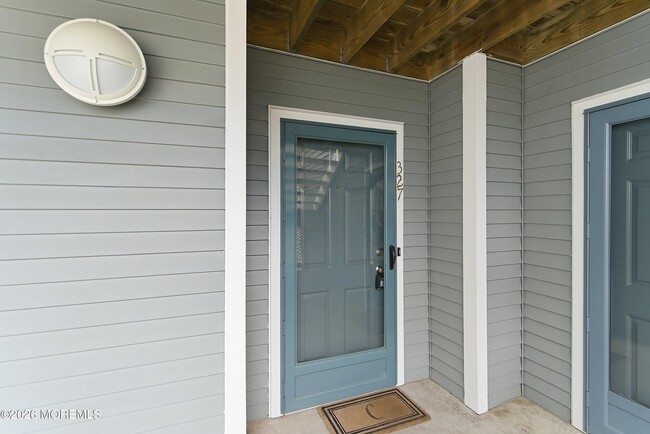 Photo - 327 Sequoia Ct