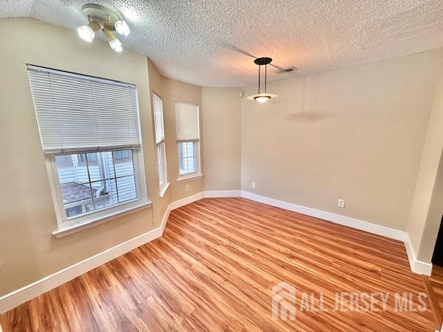 Photo - 211 Sunshine Ct