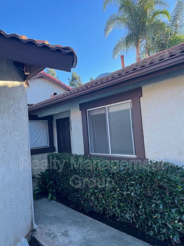 Photo - 1477 Saddle Way