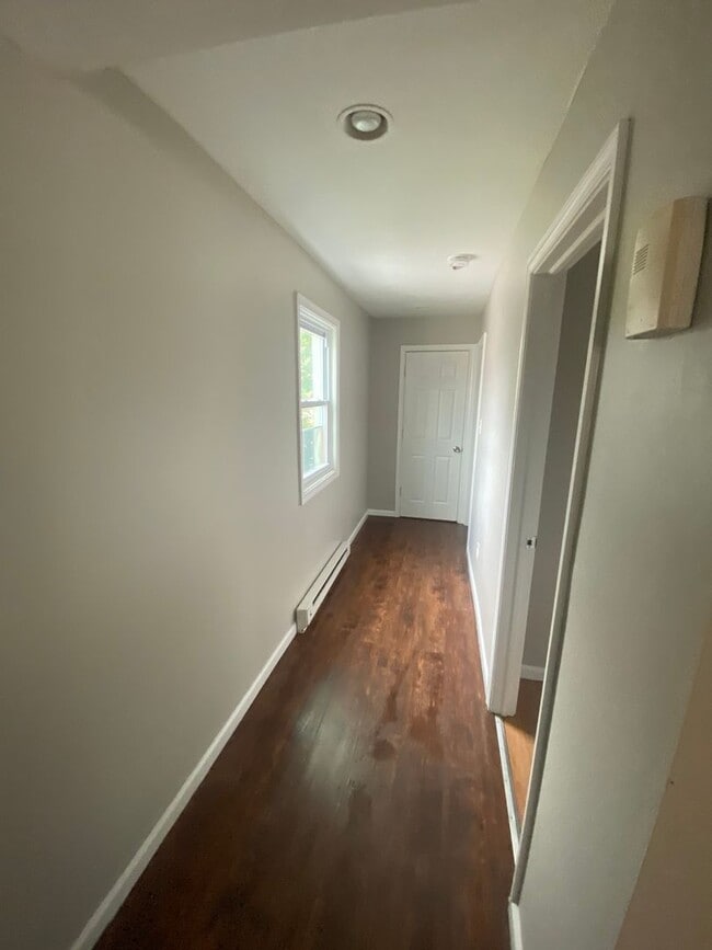 Building Photo - 1836 E Atlantic St Unit 2nd Floor