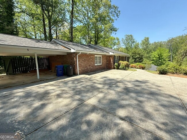 Photo - 1826 Winchester Trail