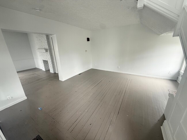 Photo - 343 Cedar Ave Unit Lower