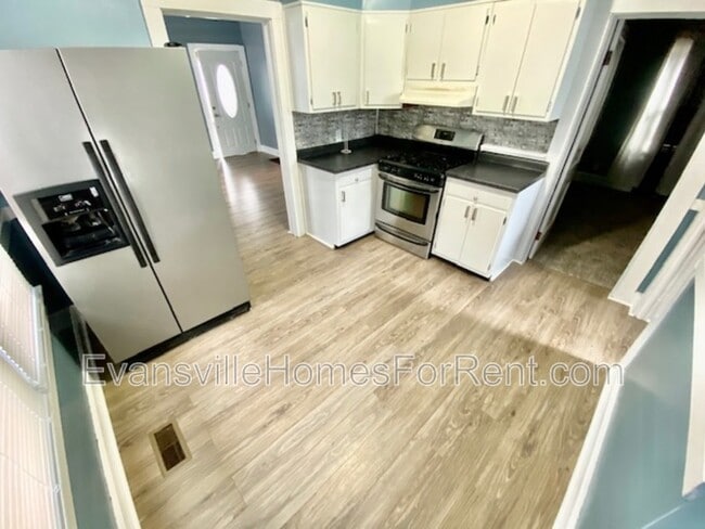 Photo - 809 E Iowa St