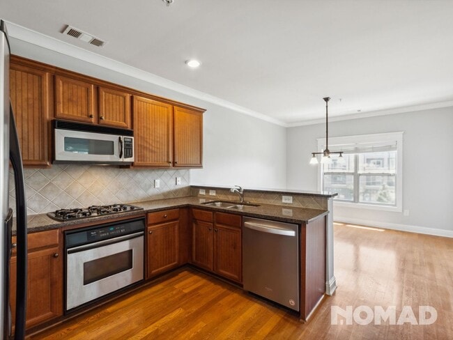 Photo - 655 Mead St SE