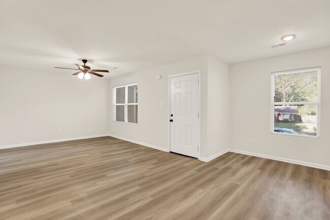 Photo - 4489 Beacon Hls Dr