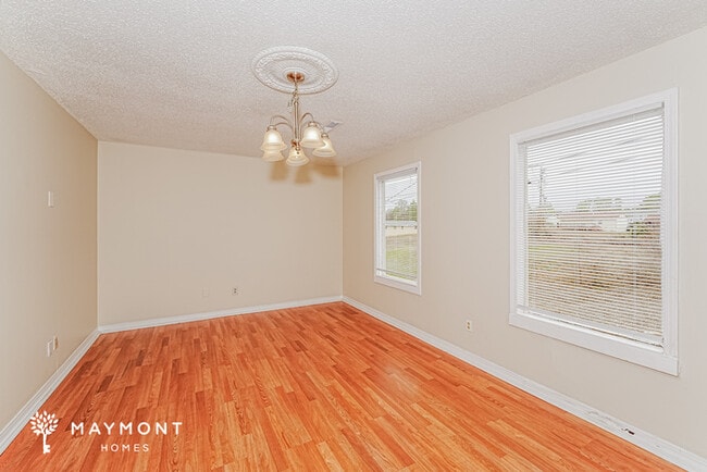 Photo - 732 Spring St