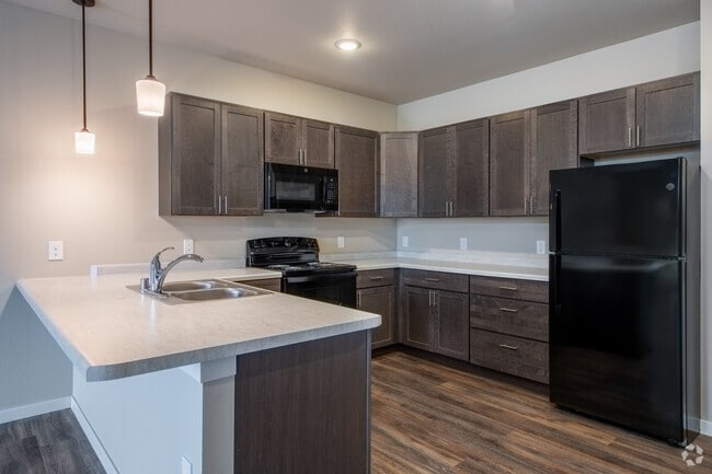 1BR, 1BA - 785SF - 5th Ward Residences