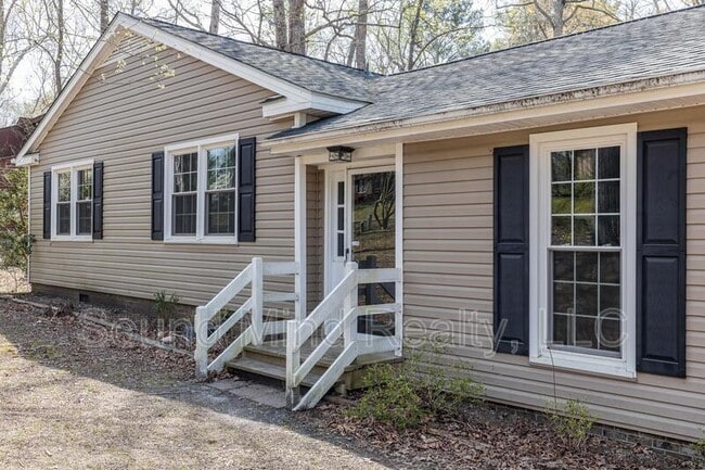 Photo - 409 Foxhall Dr