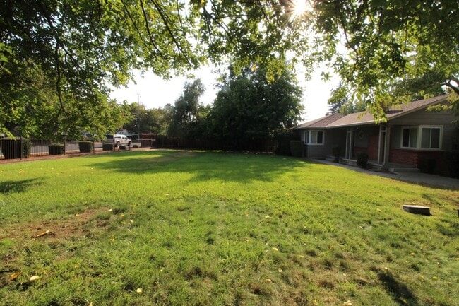 Photo - Concord/ Walnut Creek Border! 2172 sq ft h...