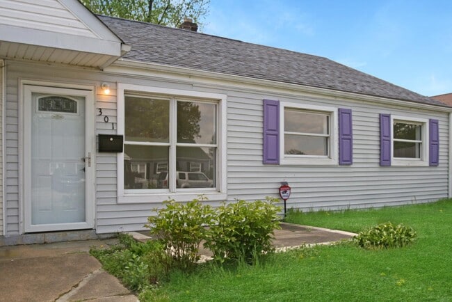 Photo - 301 Sheridan Dr House