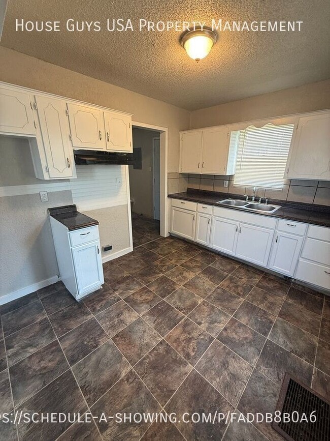 Photo - 2207 Askew Ave