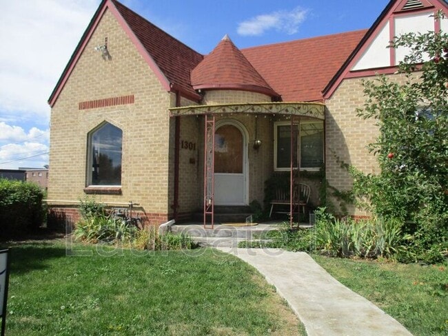 Building Photo - 1301 Tennyson St