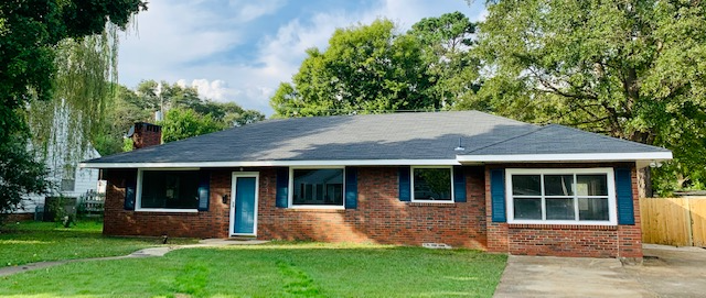 Building Photo - 1/2 off one full month's rent with 18 mont... Rental