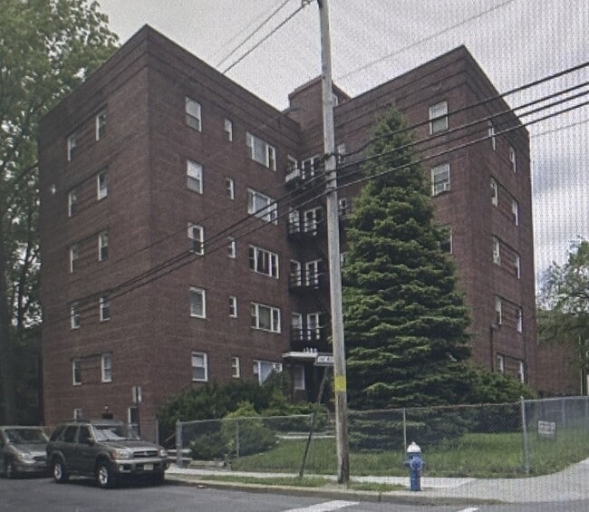 Building Photo - 1280 Clinton Ave