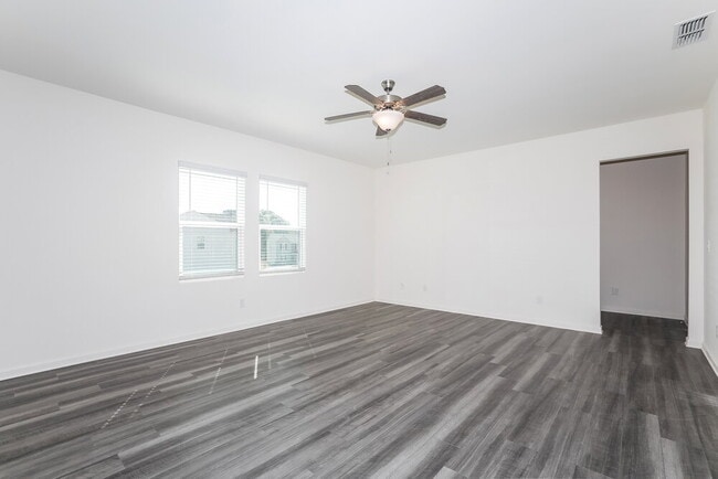 Photo - 132 Bentwater Wy