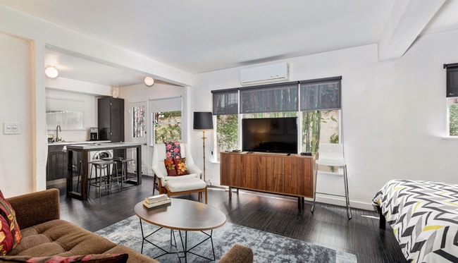 Photo - 806 Westmount Dr Unit 3