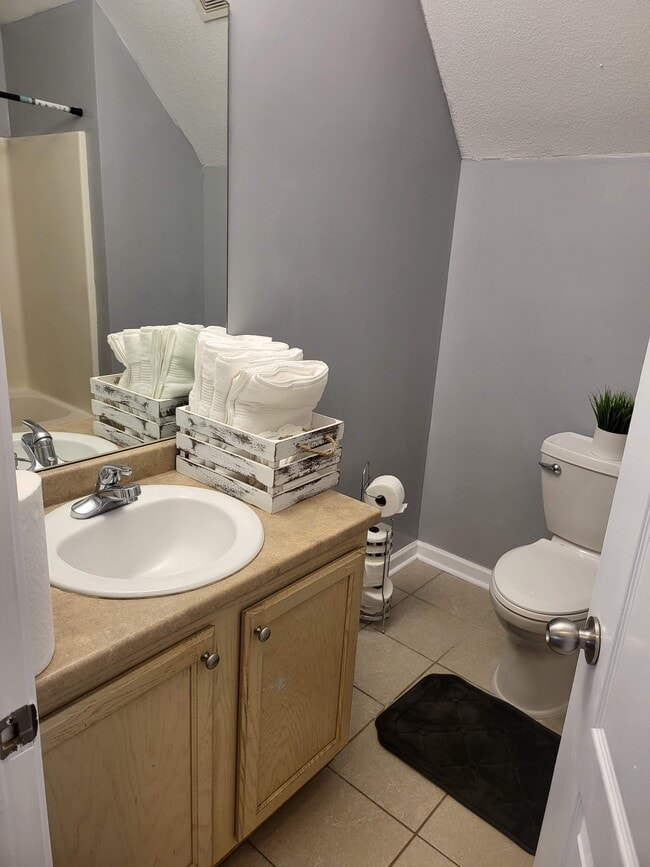Photo - 208 Piedmont Ln