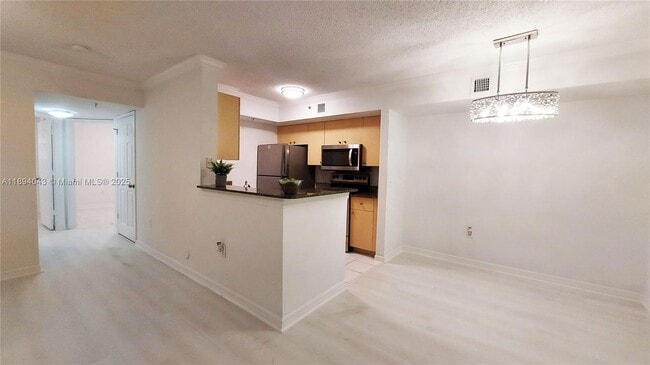 Photo - 2457 Centergate Dr Unidad 108