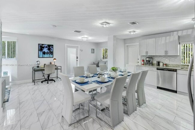 Photo - 211 SW 4 Ave