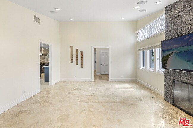 Photo - 473 N Robinwood Dr