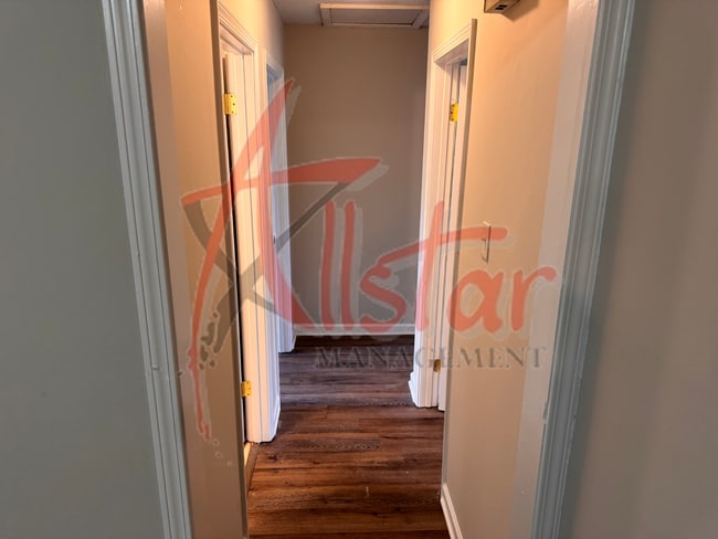 Photo - 3035 Greenbriar Cove W