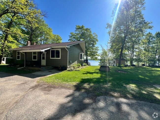 Building Photo - Lake Rental