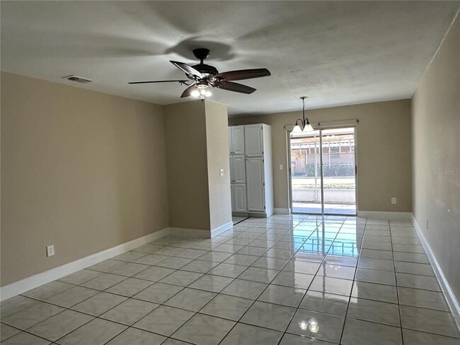 Photo - 27 W Country Cove Way