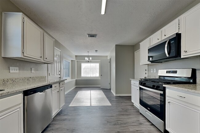 Photo - 2211 Pincher Creek Dr